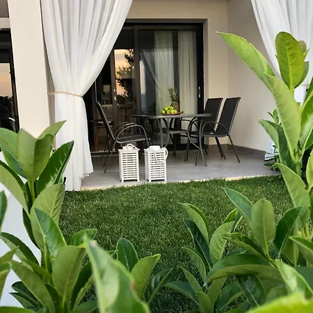 Kallithea Paradise Pool & Garden Apartment *